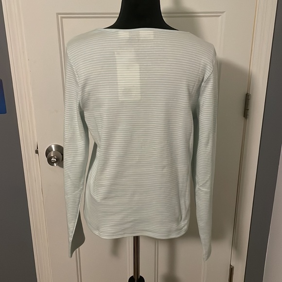 Levi's Shirt - Picture 4 of 6